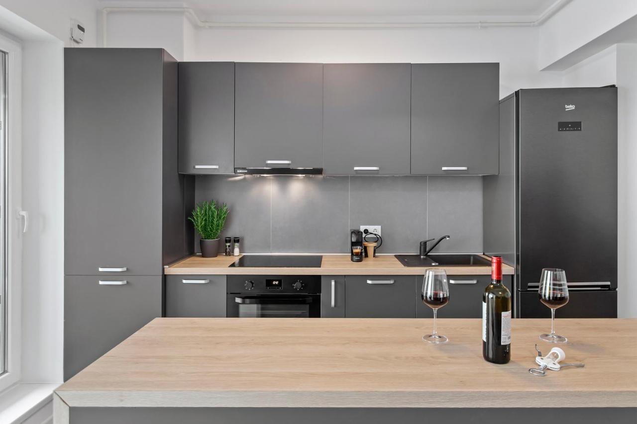 Atria Urban Gateway, 2br + Pool Apartament Bucureşti