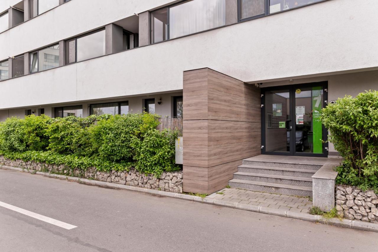Atria Urban Gateway, 2br + Pool *
