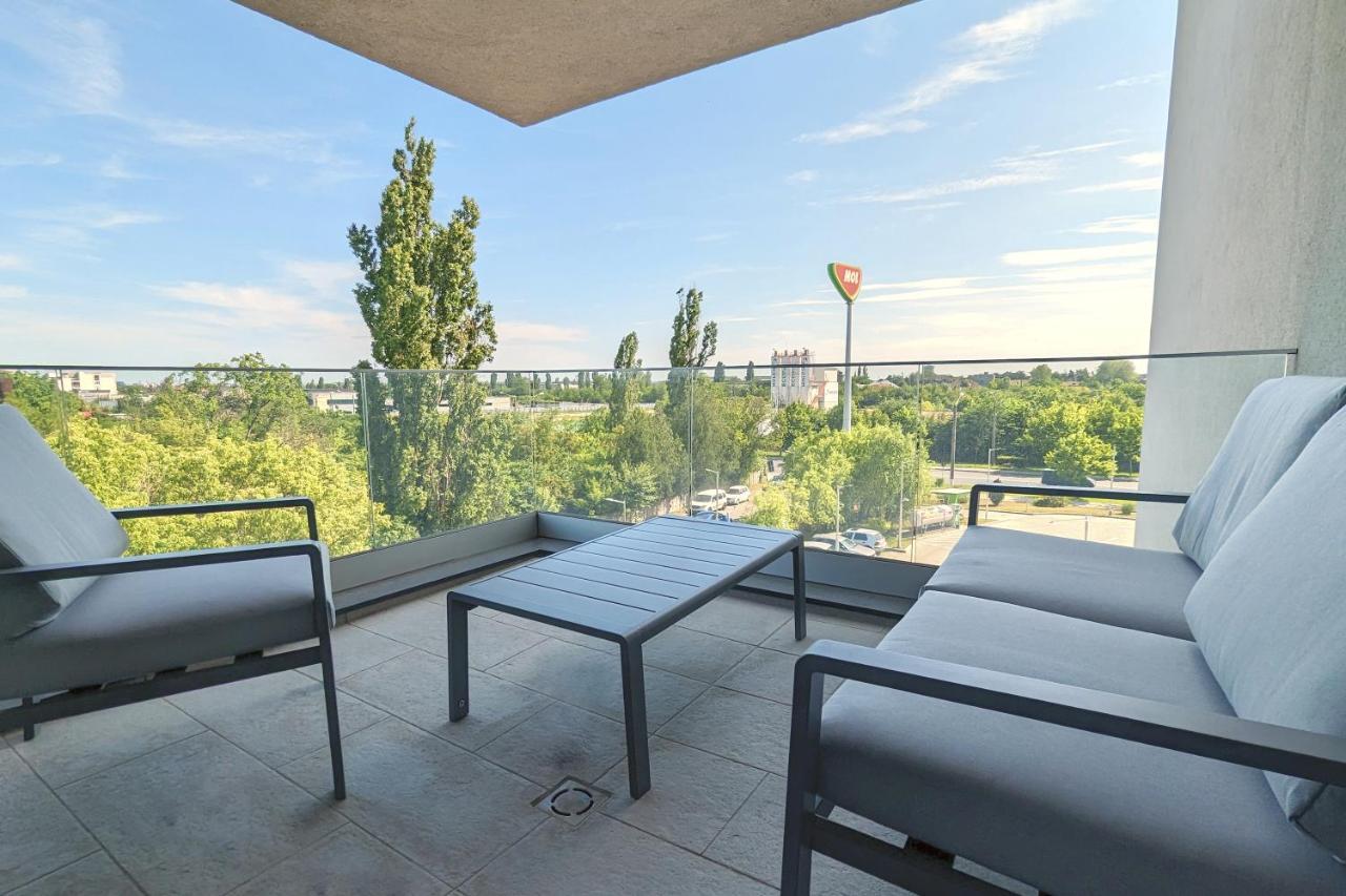 Atria Urban Gateway, 2br + Pool Bucharest